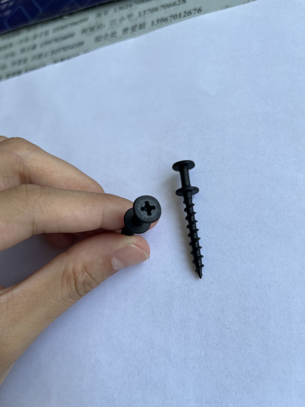 Black Bear Claw Double-Headed Hangers Screws