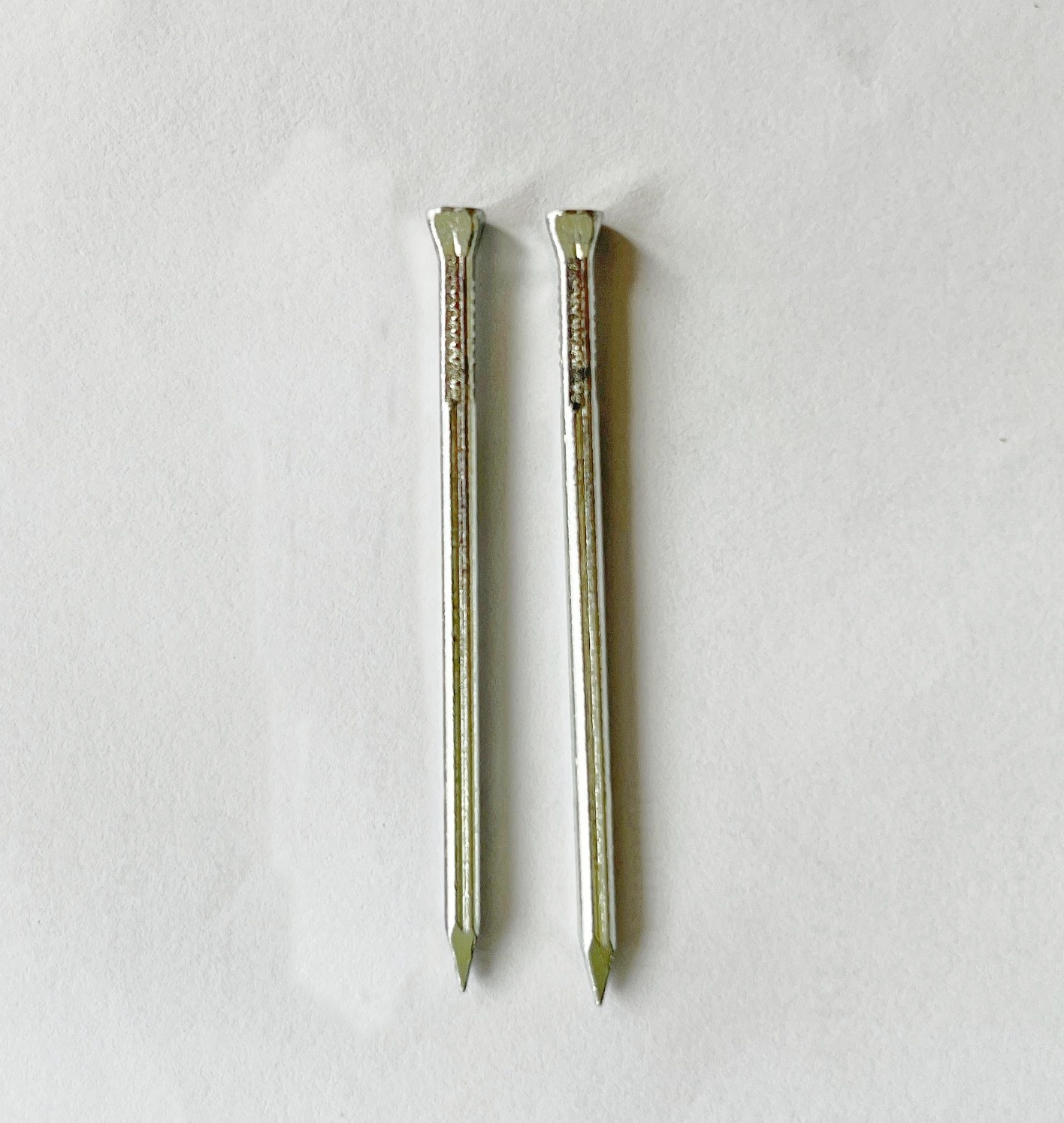 Flat-Head-Quadrangled-Countersunk-Head-Hot-DIP-Galva-Grooved-Square-Shank-Nails_副本